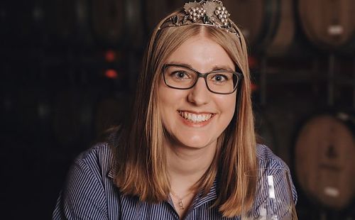 Jana I. - Weinhoheit der VG Deidesheim