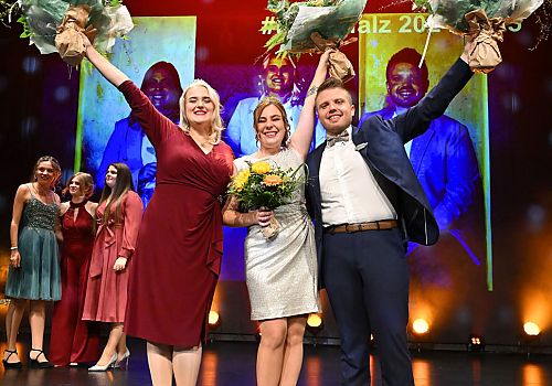 Markenbotschafter für den Pfälzer Wein: pfälzischen Weinkönigin Denise Stipf, Weinprinzessin Lara Karr und Weinhoheit Manuel Reuther